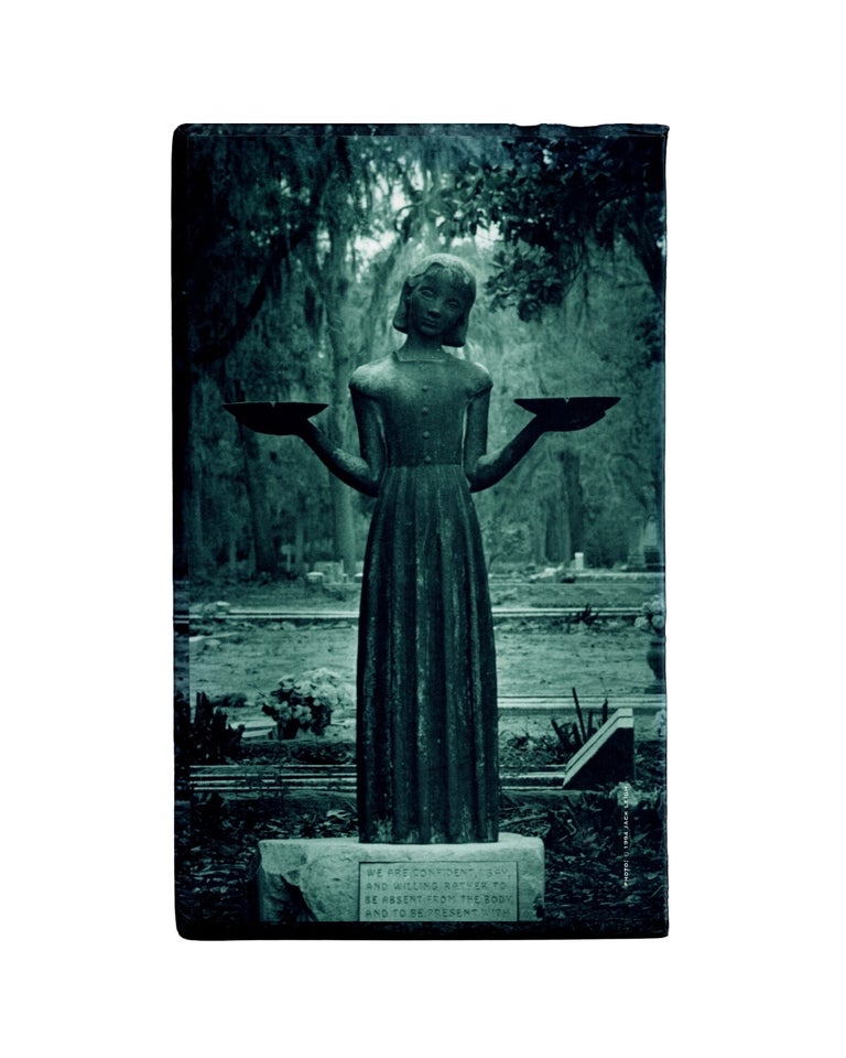 Item #2590 midnight in the garden of good and evil: a savannah story. john berendt